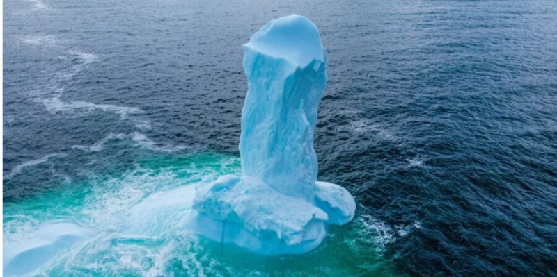 Одні непристойності. Журналісти помітили айсберг незвичайної форми біля канадського міста з незвичайною назвою