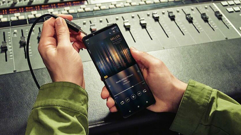 Sony показала новый флагманский смартфон Xperia 1 III с 4К-экраном