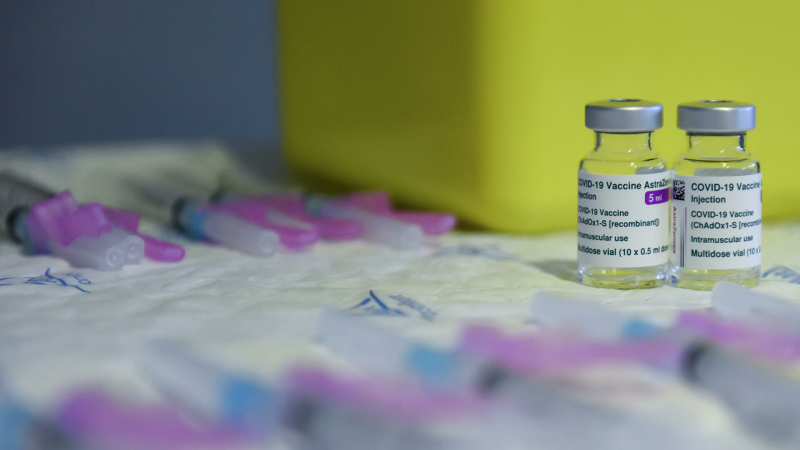 В Канаде выявили первый случай тромбоза после вакцины от AstraZeneca